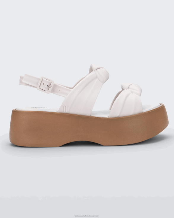 Beige Plattform aus Melissensamt 4L8R2281